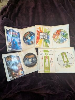 Nintendo Wii Fit Plus & Games Bundle - White